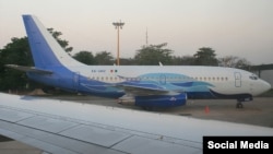 El Boeing 737-200 matrícula XA-UHZ que se estrelló en La Habana, con los colores de Global Air-Damojh y la bandera de México.