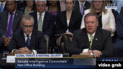 Andrew McCabe (izq.) y Mike Pompeo (der.) en la audiencia del Senado. Tomado de CSPAN.