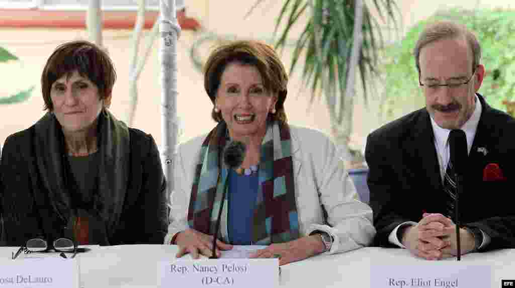 RUEDA DE PRENSA DE LA LÍDER DEMÓCRATA NANCY PELOSI AL FINAL DE SU VISITA A CUBA