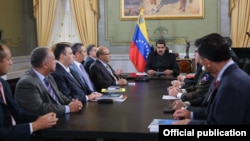 "Queda superada esta controversia, demostrando las capacidades de diálogo", indicó Maduro, quien presidió la reunión del Consejo de Defensa de la Nación en el Palacio de Miraflores, sede del Ejecutivo.