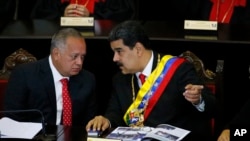 FOTO ARCHIVO. Diosdado Cabello y Nicolás Maduro.