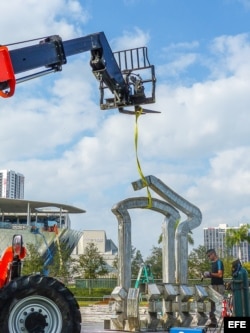 DOS OBRAS DE JUAN GARAIZABAL HARÁN QUE MIAMI Y LA HABANA SE CRUCEN LA MIRADA