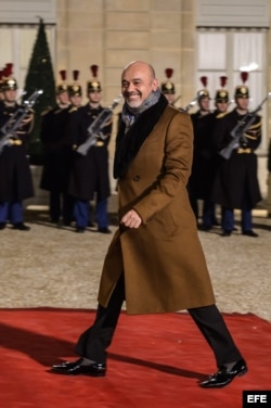 Louboutin asistió a la cena en honor a Raúl Castro invitado por Francois Hollande