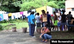 En la Pastoral Social hay 130 cubanos albergados, y 170 están en la iglesia de Santa Ana. (Foto La Estrella de Panamá)