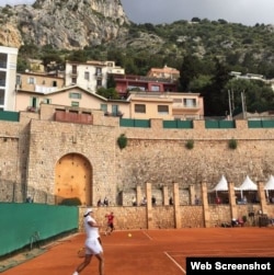 Nadal entrena en Montecarlo.