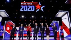 De izq. a der: los exalcaldes Michael Bloomberg y Pete Butiegieg, los senadores Elizabeth Warren y Bernie Sanders, el exvicepresidente Joe Biden, la senadora Amy Klobuchar y el hombre de negocios Tom Steyer.