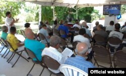 La misión de EEUU en La Habana organiza videoconferencias como esta sobre ética en el periodismo.