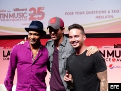 Los cantantes, el cubano Descemer Bueno, el español Enrique Iglesias y el colombiano J. Balvin.