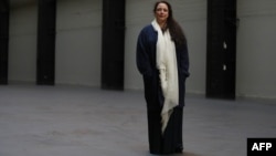 Tania Bruguera en el Turbine Hall del Tate Modern en Londres.