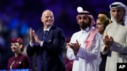 El presidente de la FIFA, Gianni Infantino, durante la ceremonia de entrega de medallas tras el partido final de la Copa Mundial de Clubes de Fútbol