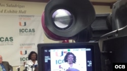 Berta Soler en la conferencia de prensa en la Universidad de Miami