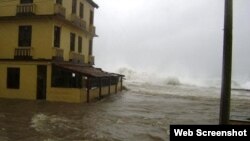 Penetraciones del mar en Baracoa cuando el embate del huracán Ike, en 2008. 