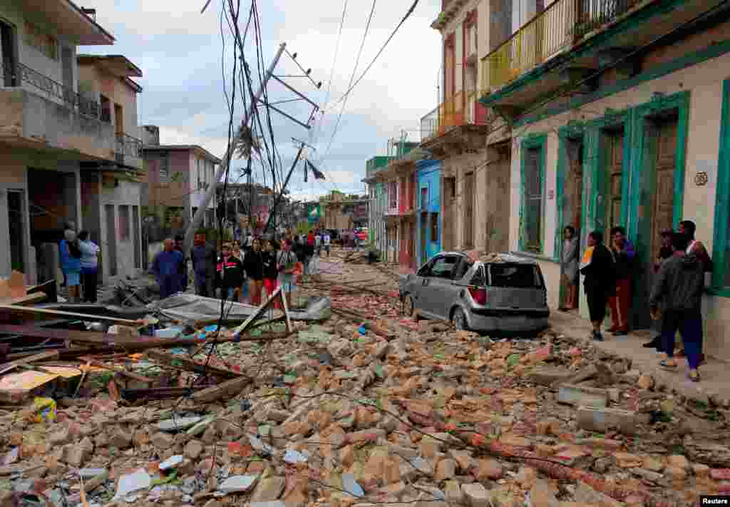 Imágenes de la destrucción causada por el paso de un tornado en La Habana el 28 de enero.