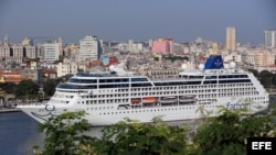 El buque "Adonia", de la compañía Fathom, filial de la empresa Carnival, llegó el 2 de mayo de 2016, a La Habana (Cuba), abriendo la primera línea de viajes de cruceros entre Estados Unidos y Cuba en más de medio siglo.