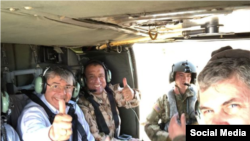 Canciller colombiano Carlos Holmes Trujillo y el jefe de Defensa de Colombia, el Gen. Luis Navarro Jiménez con el oficial del Comando Sur, en el elercicio #EjercicioVita en Colombia. Foto Archivo Comando Sur