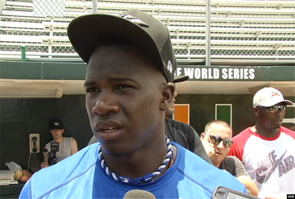 El ex jardinero central de Ciego de Ávila, Rusney Castillo, fue observado el sábado 26 de julio de 2014, en Miami Florida, por los cazatalentos (scouts) de las Grandes Ligas.