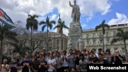 Los Búhos en el Parque Central de La Habana, Cuba.