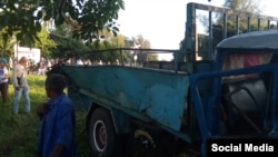 Un camión que transportaba a trabajadores d euna cooperativa colisionó con un tren de pasajeros. (Foto: Facebook Asamblea Municipal Vertientes)