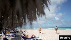 Foto Archivo. Turistas alemanes en Varadero. REUTERS/Alexandre Meneghini