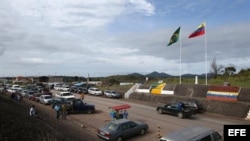 Vista general de paso fronterizo entre Brasil y Venezuela, en el estado de Roraima (Brasil)