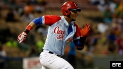 Yulieski Gourriel durante un juego contra Venados de Mazatlán de México, en la Serie del Caribe.