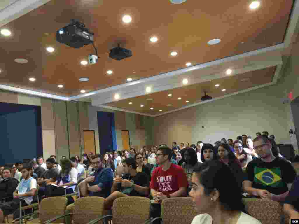 Vista general de la audiencia en la conferencia sobre Ucrania en la ONU.