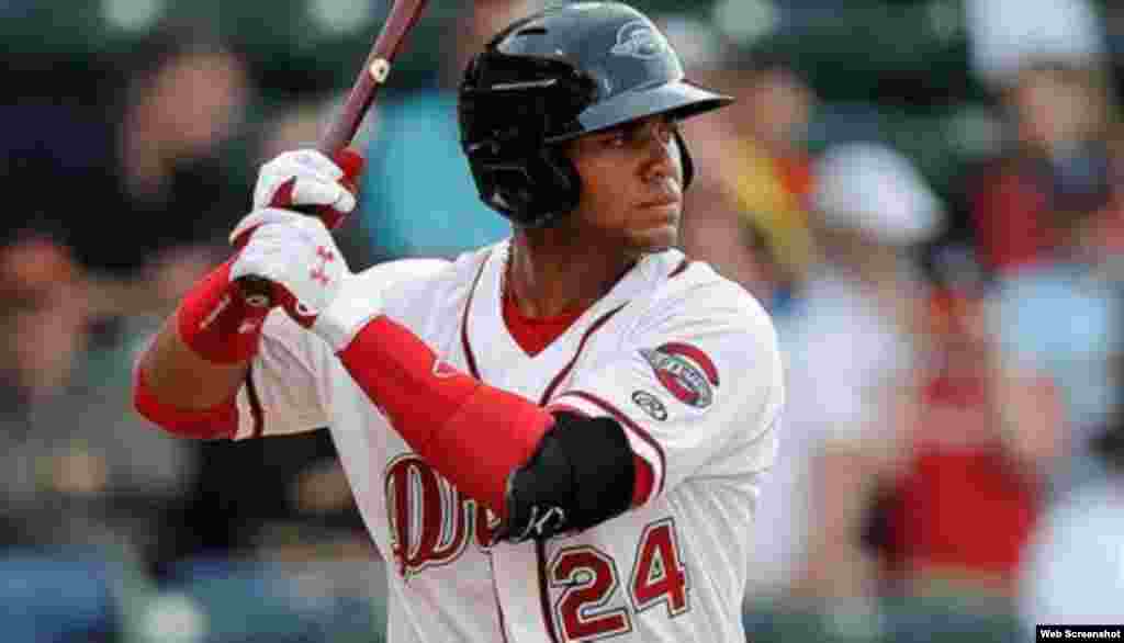 Yoan Moncada debutó con el equipo Greenville Drive Clase A, de la organización de las Medias Rojas de Boston, el 18 de mayo.