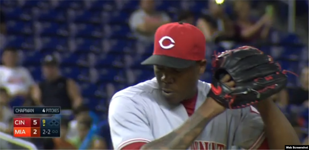 Hasta el viernes 1 de agosto de 2014, el lanzador Aroldis Chapman había salvado 25 juegos consecutivos.