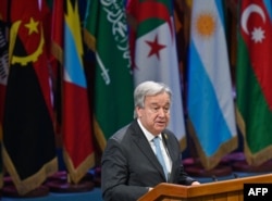 El secretario general de Estados Unidos, Antonio Guterres, habla durante la sesión inaugural de la Cumbre del G77+China en el Palacio de Convenciones de La Habana el 15 de septiembre de 2023. (Foto de ADALBERTO ROQUE / AFP)