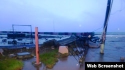 El huracán María podría inundar este jueves el malecón de Baracoa, golpeado días atrás por el ciclón Irma.